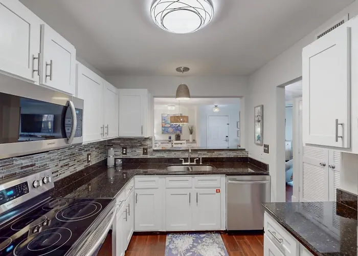 Delightful 3br Near With Pool & Hot Tub *